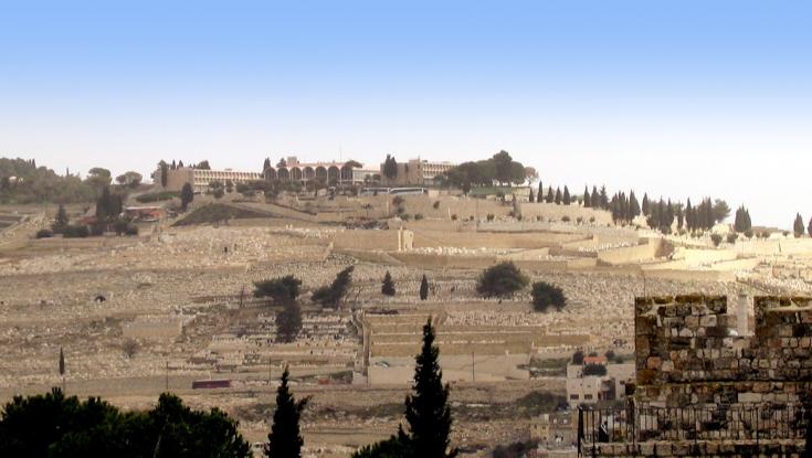 החידה היומית:  האם אתם מזהים מי הדמות?