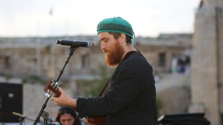 ביני לנדאו ופרויקט צמאה מקדישים ניגון לזכר הרב נריה זצ"ל