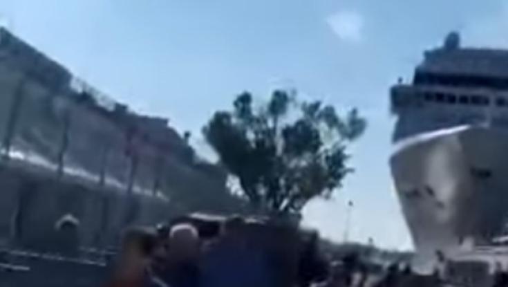 צפו: כשספינת תענוגות מתנגשת במזח