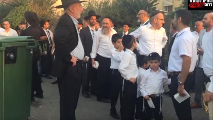 צפו: "לכה דודי" בבית כנסת בשכונת שפירא