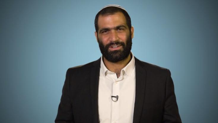 "אל תסתכל בזקנקן, כי יש מצב שהרב שלך מחביא בו דולרים"