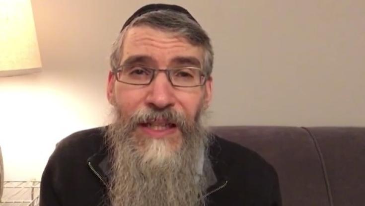 מסר של אחדות: הזמר אברהם פריד קורא לציבור לקנות אותיות בספרי תורה. המטרה: אות לכל יהודי