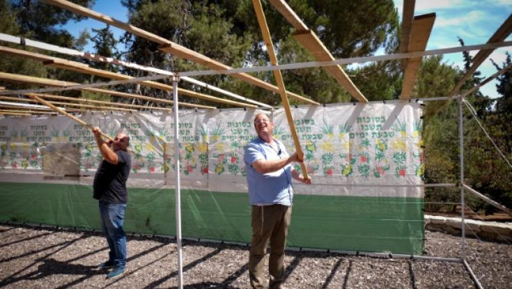 שאלות ותשובות: סוכות בזמן קורונה