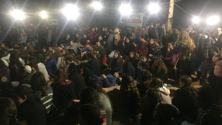 נערכים לפינוי: כאלף איש הגיעו לשכונת נתיב האבות