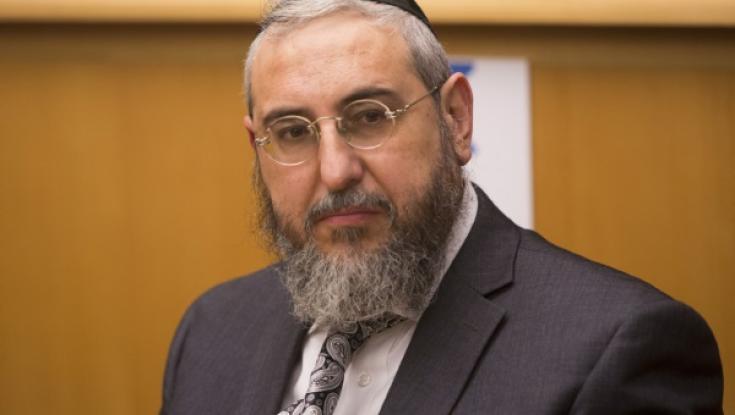 "הרב יוסף מגלה פעם אחר פעם את חוסר הבנתו בהלכות גיור"