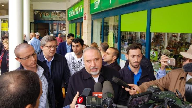 ליברמן בשדרות: "ממשלת ישראל נכנעת לטרור"
