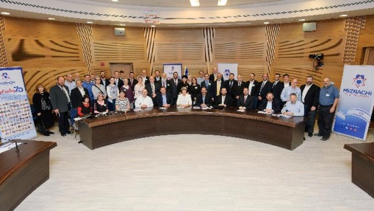 מה משותף לאם שכולה, רבנים מוכרים וחבר כנסת לשעבר?