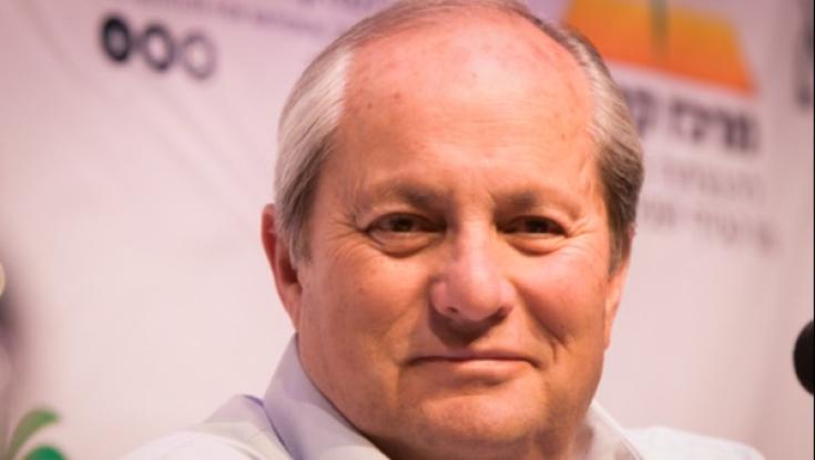 צבי הנדל ל'כיפה': "גנץ מרמה את עצמו. שיתייעץ עם יעלון"