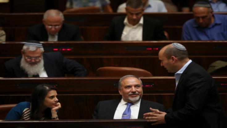 פוזלת לכל הכיוונים: ליברמן ושקד חוברים לרשימה משותפת? 