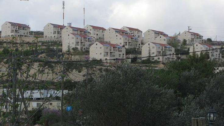 ניסיון פיגוע ליד בית אל: מחבל השליך בלוק על רכב וניסה לפתוח את הדלתות