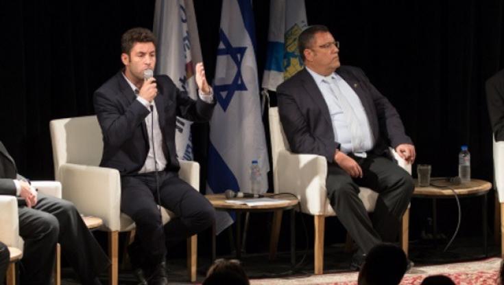תשובה על העמותות הטורקיות? ליאון העדיף ללמד את ברקוביץ להגיש שאילתא