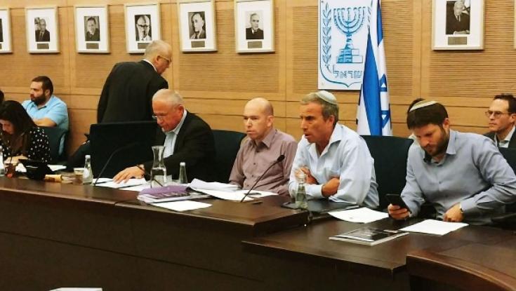 ביקורת על הצעת חוק קיזוז שכר המחבלים של ליברמן: "סכין בלב"