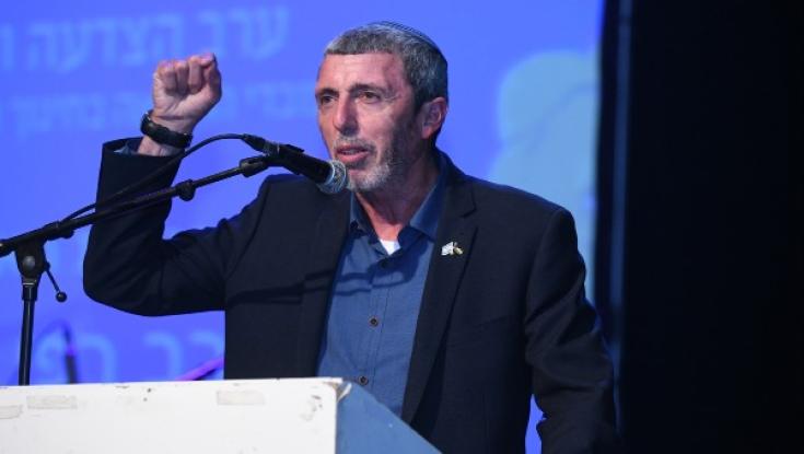 הרב פרץ מאיים: "אם לפיד לא יחזור בו, אתבע אותו תביעת דיבה"