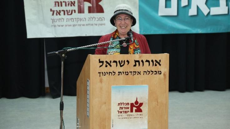 הרבנית הנקין נגד איום העתירה של הרבניות לבג"ץ