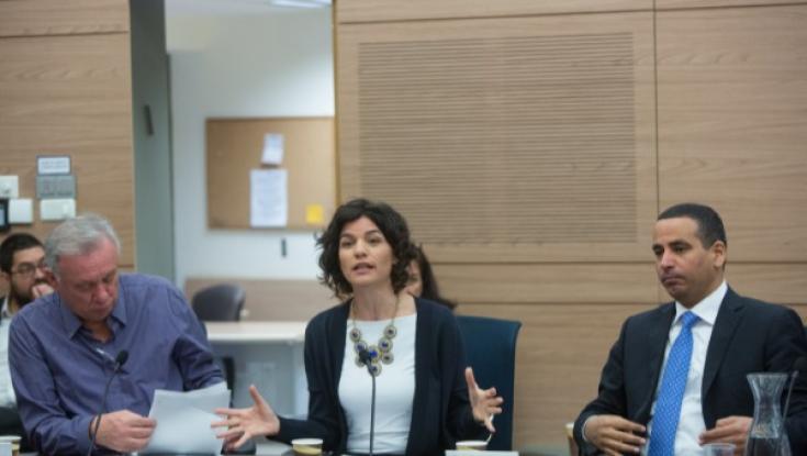 דווקא משמאל: לחץ על לפיד שלא יתמוך בחוק הגיוס