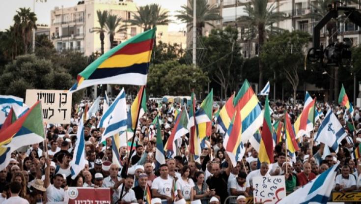 עשרות אלפים נגד חוק הלאום: "אין לי כבוד לימין הפופוליסטי המזויף"