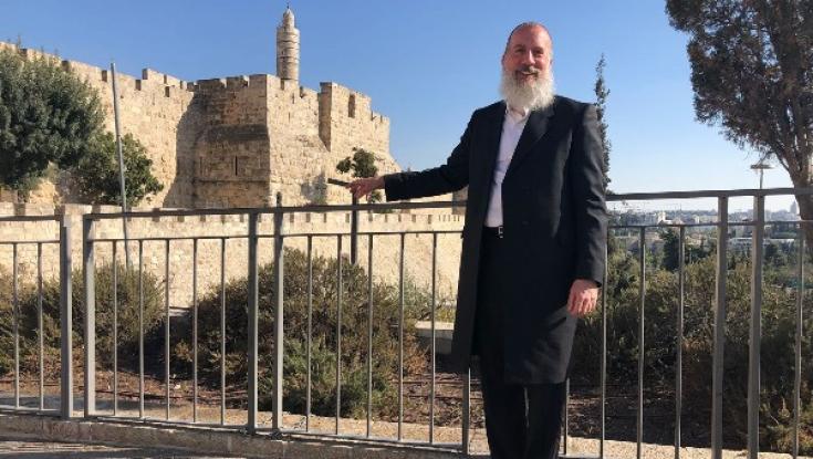 צפו: יוסי דייטש הותקף על ידי קיצונים 