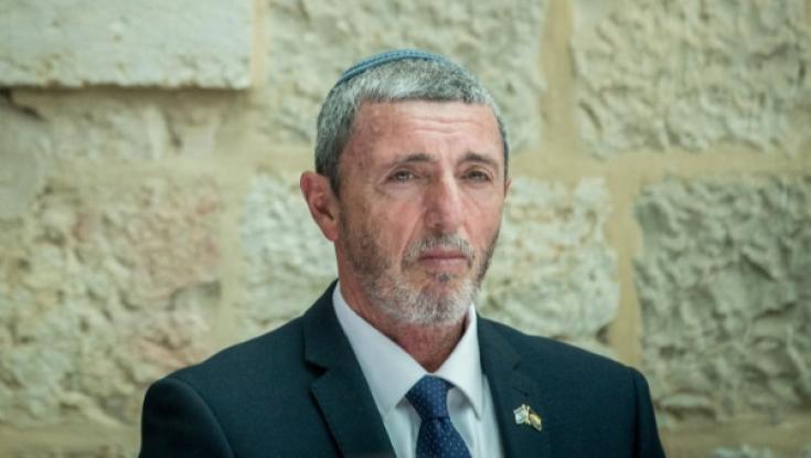 התנועה לאיכות השלטון: "השר רפי פרץ מכהן בתפקידו בניגוד לחוק ועליו להתפטר"