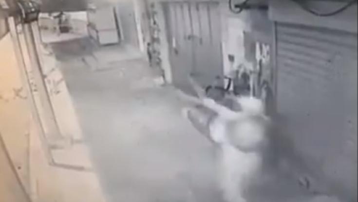 תיעוד: הלוחמים יורים ומכים את המחבל ביריחו