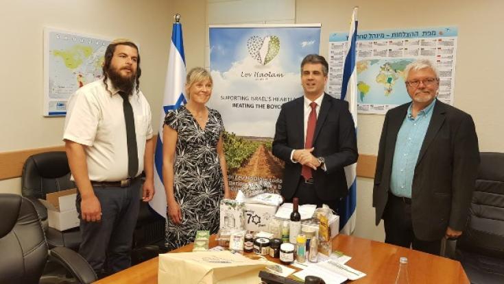 שר הכלכלה בעד סימון מוצרים מיו"ש