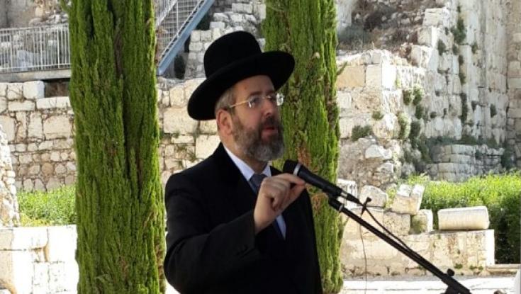 הרב הראשי: לקבוע את מספר המתפללים לפי גודל בית הכנסת