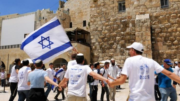 האם ריקוד הדגלים צריך לעבור ברובע המוסלמי?