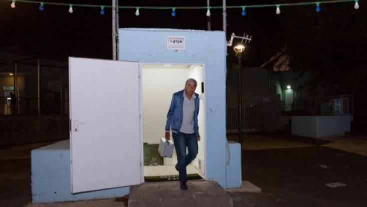 עריית תל אביב פותחת את המקלטים