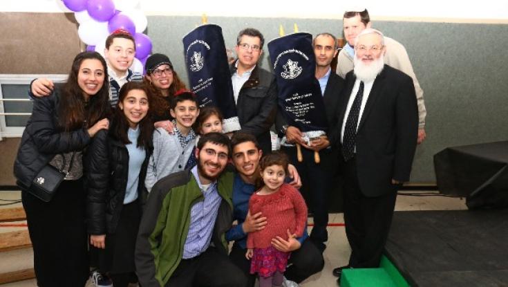 "זיכרון חי לשירת חייו": ספרי תורה לזכרו של רון קוקיא הי"ד