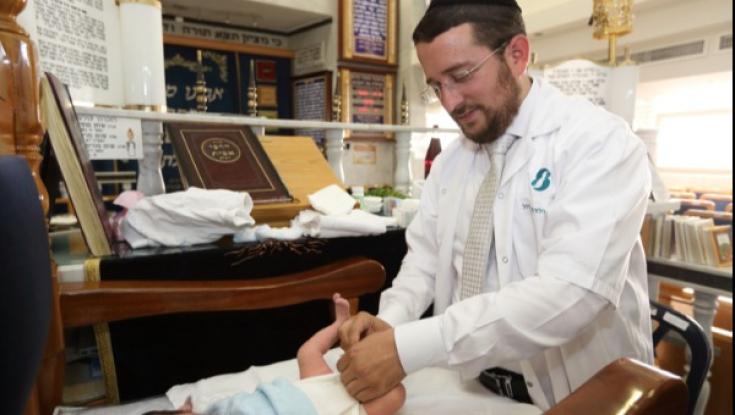 מחוברים למסורת: 98% מההורים מלים את ילדיהם