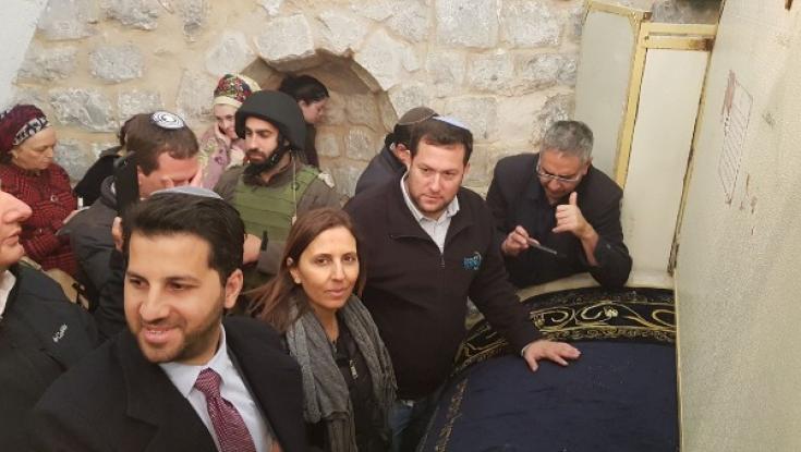 השרה גמליאל בקבר יוסף: "היסודות שלנו נמצאים כאן"