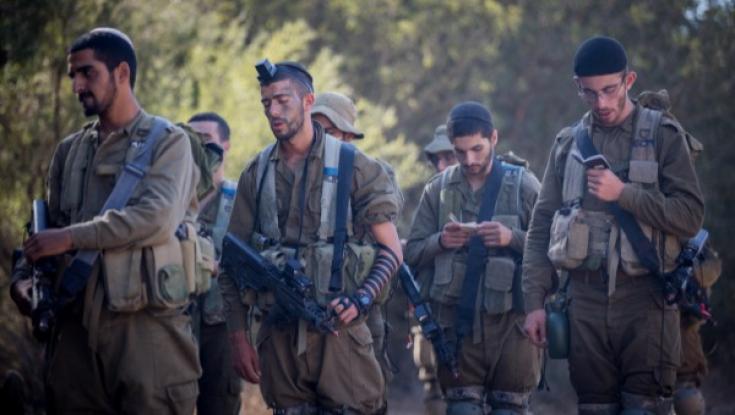 "מי שבכוננות שלא יצום, אפשר להישאר עם נעלי עור": הלכות מיוחדות ללוחמים במבצע עלות השחר