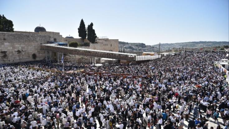 כ-40 אלף מתפללים ברכת כהנים בכותל