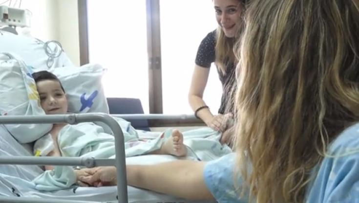 צפו: החליטה לתרום כליה לילד זר במקום לבן זוגה
