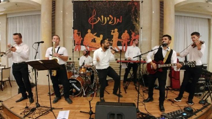 האזינו: ביצוע ווקאלי - "תתן אחרית לעמך" 
