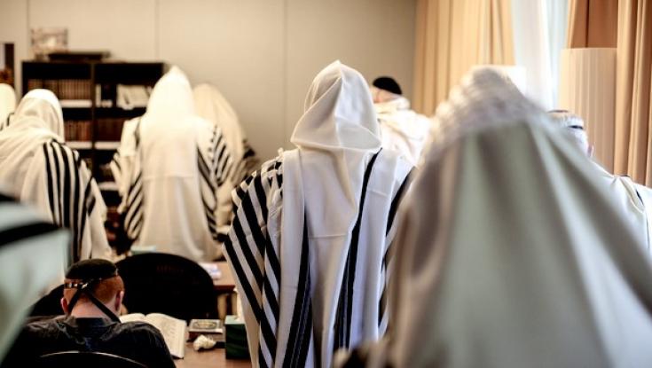 פרשת בהר בחוקותי: האם מותר לגור מעל בית כנסת?