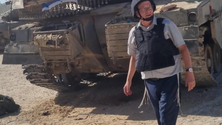 בתוך אזור החלוקה מפגש מרגש עם הבן המגוייס