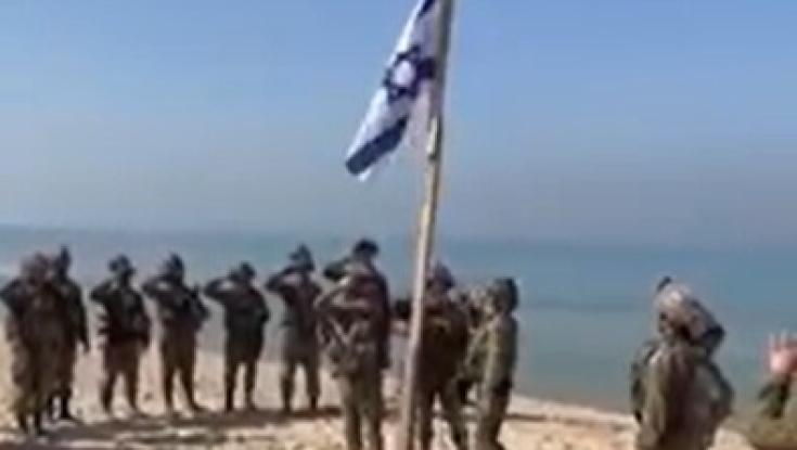 צפו: שירת התקווה של החיילים על חוף עזה