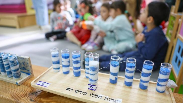 התרגשנו: החנוכיות של הילדים הגיעו ללוחמים