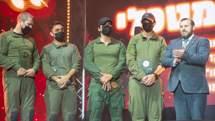 האלפים דמעו: אותות גבורה הוענקו לגיבורים