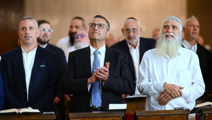 משה ליאון למשפחות השכול: "מצדיעים לעוצמת ההקרבה שלכם"