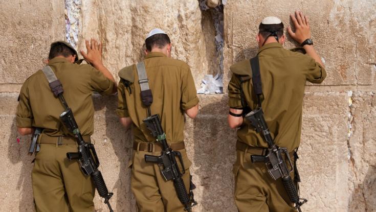 הלכות לצום עשרה בטבת שחל ביום שישי: טעימות מהבישולים ותפילת מנחה