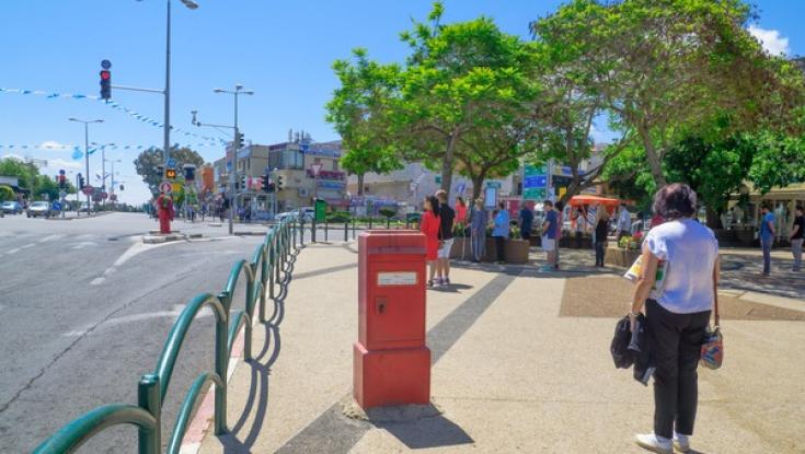 פרשת קדושים :האם מותר לעמוד בצפירה