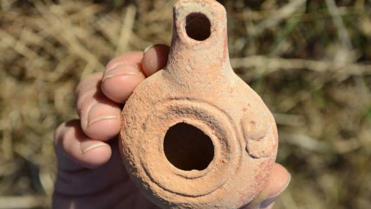 במהלך טיול משפחתי: נמצא נר שמן מתקופת יהודה המכבי