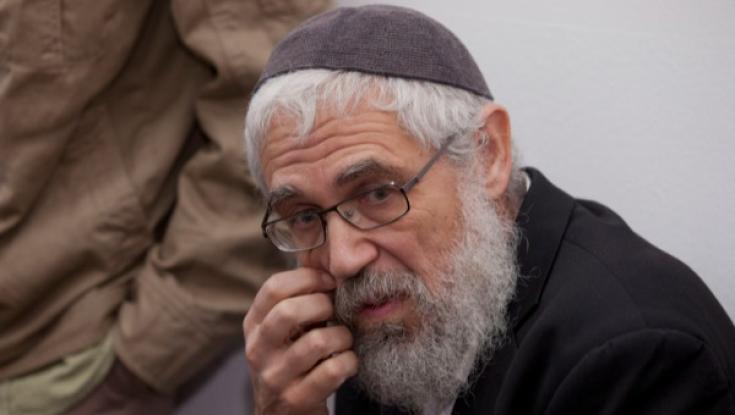 פרסום ראשון: מוטי אלון ויתר מרצונו על תעודת הרבנות
