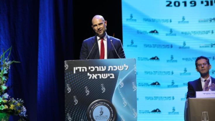 שר המשפטים אמיר אוחנה: "אני רואה רק רשות אחת שאין עליה לא איזונים ולא בלמים"