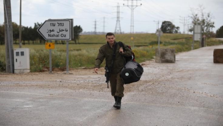 החיילים בנחל עוז לקחו יין לקידוש מהמקרר, והשאירו פתק שהדהים את המשפחה
