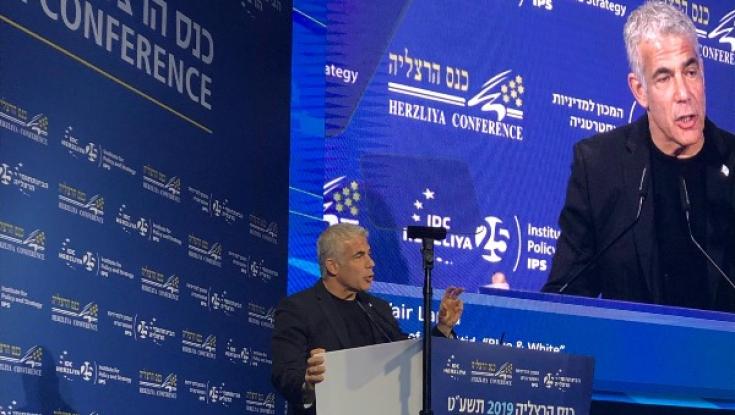 לפיד: "אם ביבי יישאר, אנחנו בדרך למדינת הלכה"