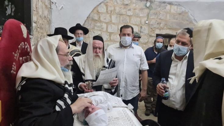 אחרי 20 שנה: ברית מילה בקבר יוסף