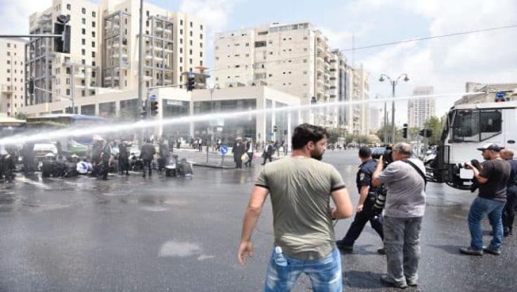 הפגנות חרדים וחסימות כבישים בכניסה לירושלים