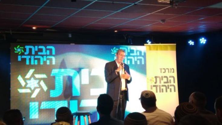 הרב רפי פרץ עורך מפקד לבית היהודי